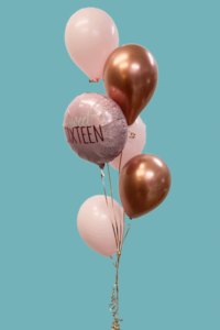 5 latex and 1 foil balloon bouquet
