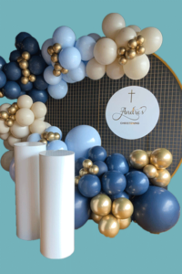 Garland, Mesh Circle, personalised disc and 2 plinths