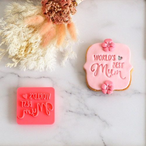 Decorated cookie showing the Worlds Best Mum design